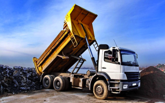 DRUMP TRUCK